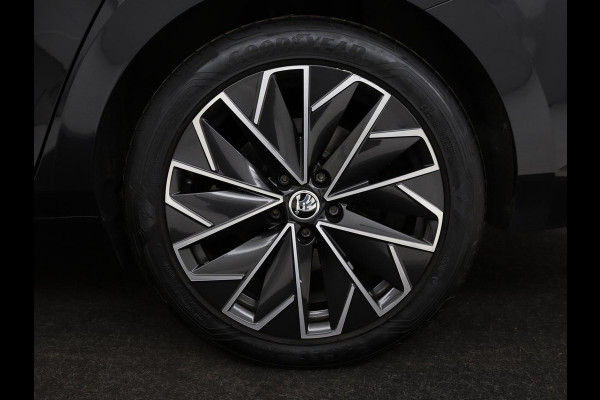 Škoda Superb 1.4 TSI iV Laurin & Klement | Panoramadak | Leder | Adaptive cruise | Canton Sound | Stoelverwarming | Standkachel | Carplay | Camera | Full LED | Memory