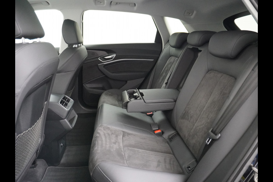 Audi e-tron 55 Quattro 95kWh 408PK Trekhaak Leder/Alcantara-Sportstoel Panoramadak Adap.Cruise Navi Ecc Stoelverwarming Business Edition Plus Luchtvering Memory Lmv Elek.Achterklep Privacy Glas Keyless 1e Eigenaar 1.800KG Trekgewicht Zeer compleet!