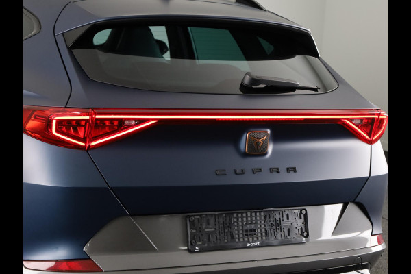 CUPRA Formentor 1.4 e-Hybrid VZ Performance 245pk | Trekhaak | Parkeercamera | Adaptieve cruise controle | Elektrisch verstelbare bestuurderstoel met geheugen