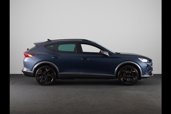 CUPRA Formentor 1.4 e-Hybrid VZ Performance 245pk | Trekhaak | Parkeercamera | Adaptieve cruise controle | Elektrisch verstelbare bestuurderstoel met geheugen