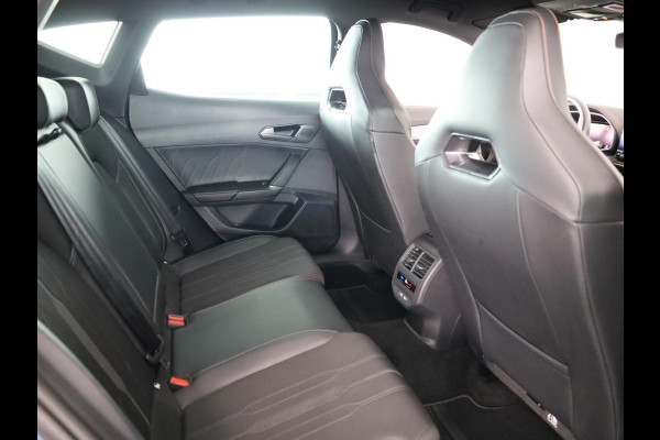 CUPRA Formentor 1.4 e-Hybrid VZ Performance 245pk | Trekhaak | Parkeercamera | Adaptieve cruise controle | Elektrisch verstelbare bestuurderstoel met geheugen