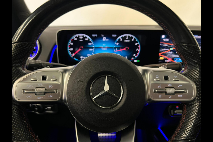 Mercedes-Benz GLB-Klasse 200 / AMG / NL-auto / BTW / Pano / Memory