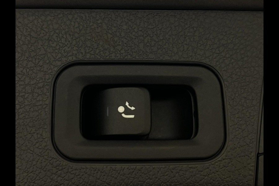 Mercedes-Benz GLB-Klasse 200 / AMG / NL-auto / BTW / Pano / Memory