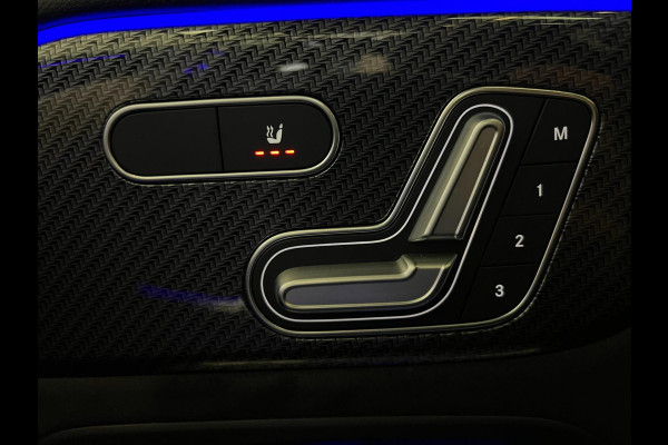 Mercedes-Benz GLB-Klasse 200 / AMG / NL-auto / BTW / Pano / Memory