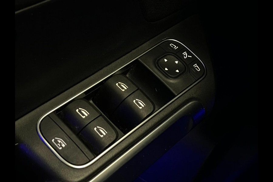Mercedes-Benz GLB-Klasse 200 / AMG / NL-auto / BTW / Pano / Memory