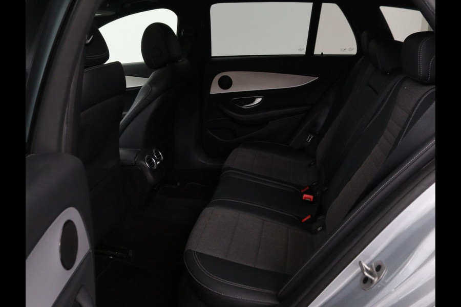 Mercedes-Benz E-Klasse 300de Avantgarde | Schuifdak | Stoelverwarming | Carplay | Sfeerverlichting | Trekhaak | 360 camera | Navigatie | Full LED Mercedes-Benz E-Klasse 300de Avantgarde | Schuifdak | Stoelverwarming | Carplay | Sfeerverlichting | Trekhaak | 360 camera | Navigatie | Full LED