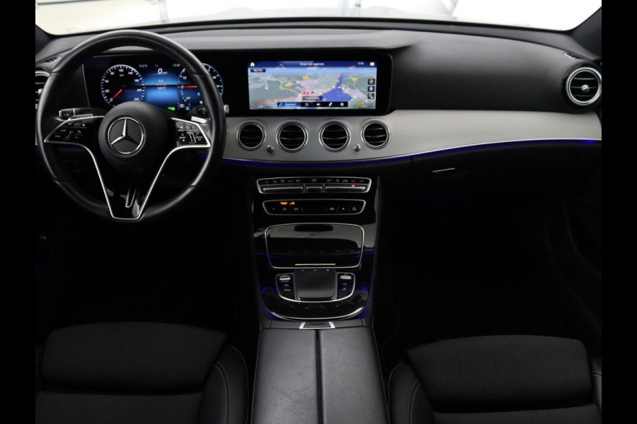 Mercedes-Benz E-Klasse 300de Avantgarde | Schuifdak | Stoelverwarming | Carplay | Sfeerverlichting | Trekhaak | 360 camera | Navigatie | Full LED Mercedes-Benz E-Klasse 300de Avantgarde | Schuifdak | Stoelverwarming | Carplay | Sfeerverlichting | Trekhaak | 360 camera | Navigatie | Full LED