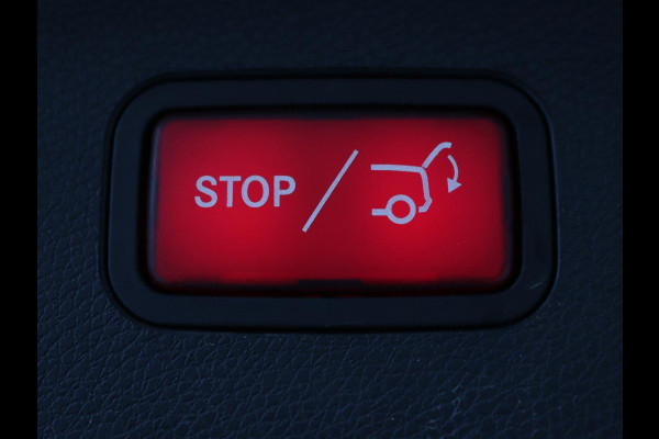 Mercedes-Benz E-Klasse 300de Avantgarde | Schuifdak | Stoelverwarming | Carplay | Sfeerverlichting | Trekhaak | 360 camera | Navigatie | Full LED Mercedes-Benz E-Klasse 300de Avantgarde | Schuifdak | Stoelverwarming | Carplay | Sfeerverlichting | Trekhaak | 360 camera | Navigatie | Full LED