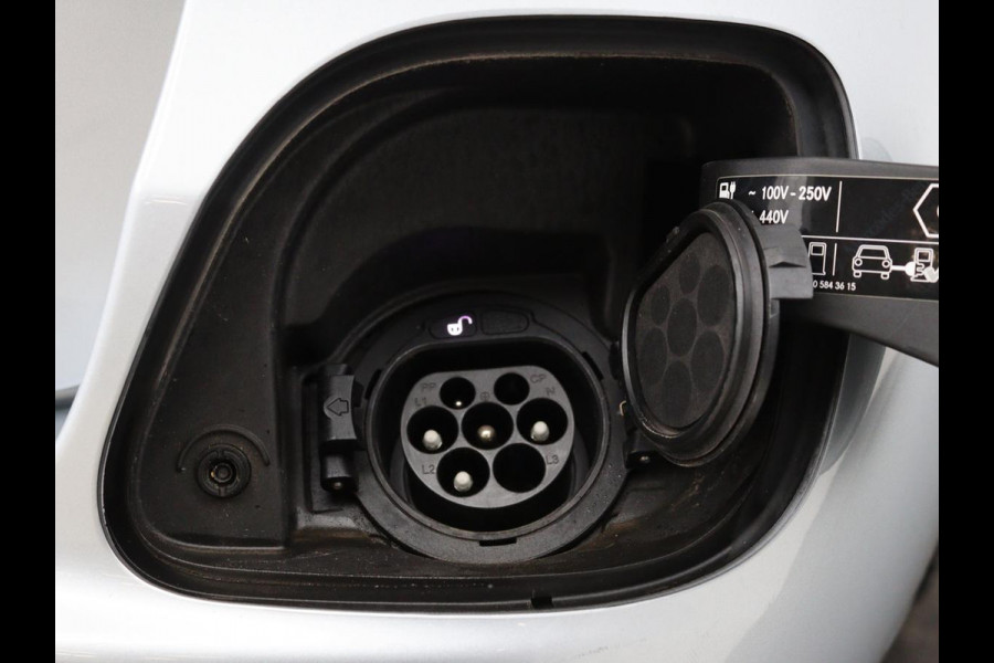 Mercedes-Benz E-Klasse 300de Avantgarde | Schuifdak | Stoelverwarming | Carplay | Sfeerverlichting | Trekhaak | 360 camera | Navigatie | Full LED Mercedes-Benz E-Klasse 300de Avantgarde | Schuifdak | Stoelverwarming | Carplay | Sfeerverlichting | Trekhaak | 360 camera | Navigatie | Full LED