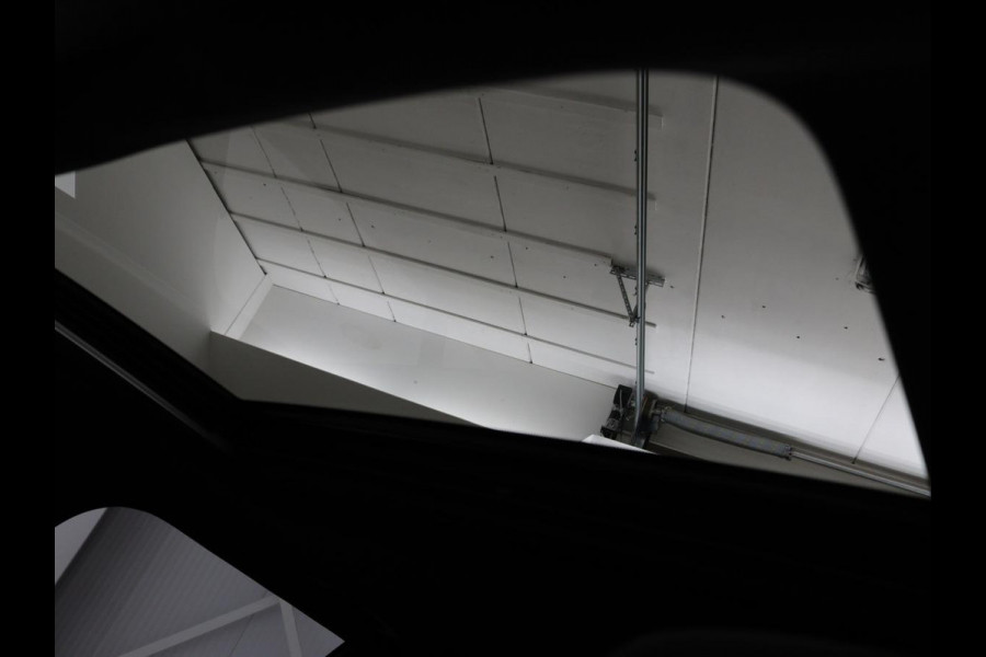 Mercedes-Benz E-Klasse 300de Avantgarde | Schuifdak | Stoelverwarming | Carplay | Sfeerverlichting | Trekhaak | 360 camera | Navigatie | Full LED Mercedes-Benz E-Klasse 300de Avantgarde | Schuifdak | Stoelverwarming | Carplay | Sfeerverlichting | Trekhaak | 360 camera | Navigatie | Full LED