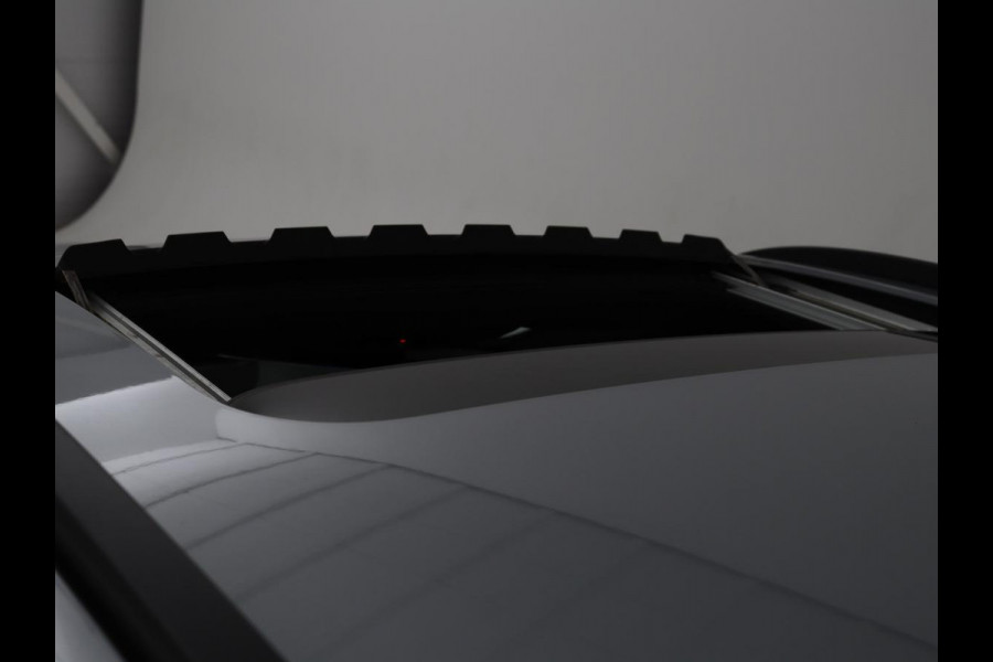 Mercedes-Benz E-Klasse 300de Avantgarde | Schuifdak | Stoelverwarming | Carplay | Sfeerverlichting | Trekhaak | 360 camera | Navigatie | Full LED Mercedes-Benz E-Klasse 300de Avantgarde | Schuifdak | Stoelverwarming | Carplay | Sfeerverlichting | Trekhaak | 360 camera | Navigatie | Full LED