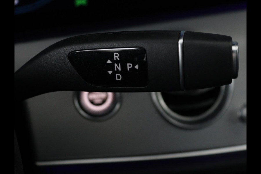 Mercedes-Benz E-Klasse 300de Avantgarde | Schuifdak | Stoelverwarming | Carplay | Sfeerverlichting | Trekhaak | 360 camera | Navigatie | Full LED Mercedes-Benz E-Klasse 300de Avantgarde | Schuifdak | Stoelverwarming | Carplay | Sfeerverlichting | Trekhaak | 360 camera | Navigatie | Full LED