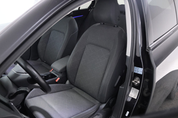 Volkswagen Golf 1.0 TSI Life 5  Deurs hatchback, Stoelverw. Apple carplay