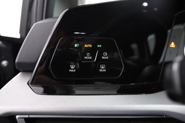 Volkswagen Golf 1.0 TSI Life 5  Deurs hatchback, Stoelverw. Apple carplay