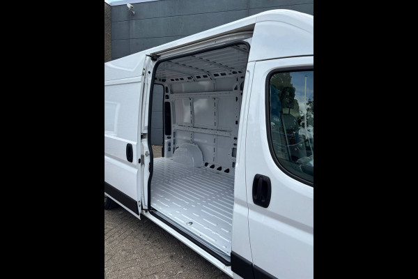 Fiat Ducato 35 L3H2 180 PK (BPM VRIJ) AIRCO CRUISE CONTROL CAMERA ACHTER GROOT NAVIGATIE SCHERM 270 GRADEN ACHTERDEUREN Fiat Ducato 35 L3H2 180 PK (BPM VRIJ) AIRCO CRUISE CONTROL CAMERA ACHTER GROOT NAVIGATIE SCHERM 270 GRADEN ACHTERDEUREN