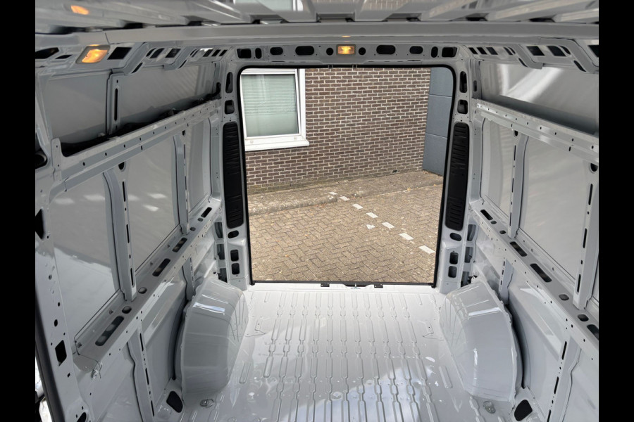 Fiat Ducato 35 L3H2 180 PK (BPM VRIJ) AIRCO CRUISE CONTROL CAMERA ACHTER GROOT NAVIGATIE SCHERM 270 GRADEN ACHTERDEUREN Fiat Ducato 35 L3H2 180 PK (BPM VRIJ) AIRCO CRUISE CONTROL CAMERA ACHTER GROOT NAVIGATIE SCHERM 270 GRADEN ACHTERDEUREN