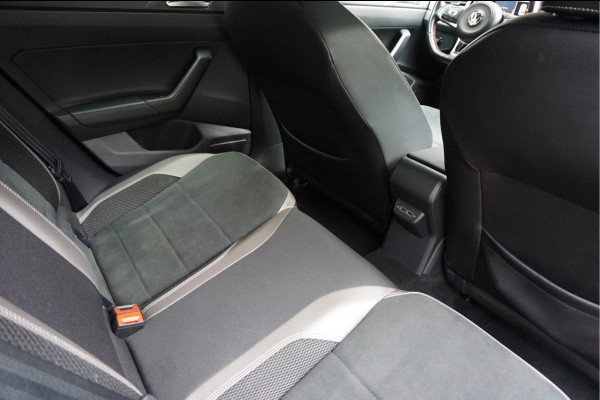 Volkswagen Polo 2.0 TSI GTI | PANO | Adaptive + Lane | Beats | Leer | Apple | 18inch | Keyless | VW Dealer onderhouden