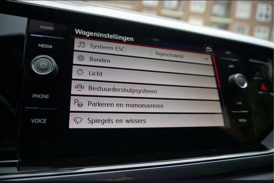 Volkswagen Polo 2.0 TSI GTI | PANO | Adaptive + Lane | Beats | Leer | Apple | 18inch | Keyless | VW Dealer onderhouden