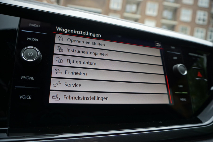 Volkswagen Polo 2.0 TSI GTI | PANO | Adaptive + Lane | Beats | Leer | Apple | 18inch | Keyless | VW Dealer onderhouden