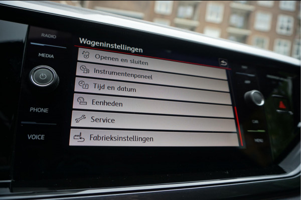 Volkswagen Polo 2.0 TSI GTI | PANO | Adaptive + Lane | Beats | Leer | Apple | 18inch | Keyless | VW Dealer onderhouden