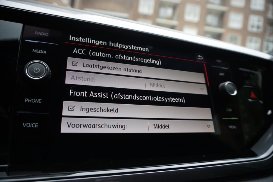 Volkswagen Polo 2.0 TSI GTI | PANO | Adaptive + Lane | Beats | Leer | Apple | 18inch | Keyless | VW Dealer onderhouden