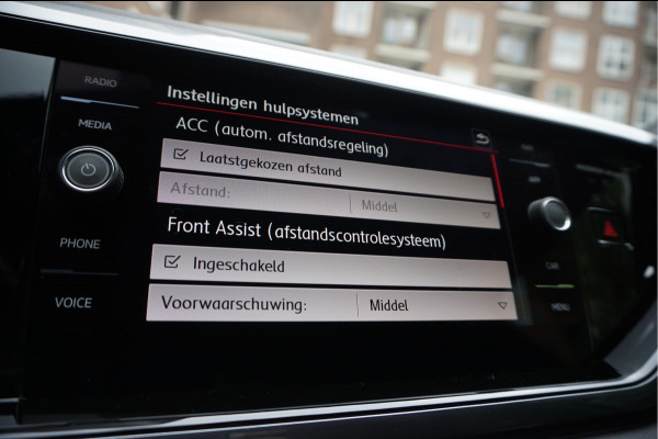 Volkswagen Polo 2.0 TSI GTI | PANO | Adaptive + Lane | Beats | Leer | Apple | 18inch | Keyless | VW Dealer onderhouden