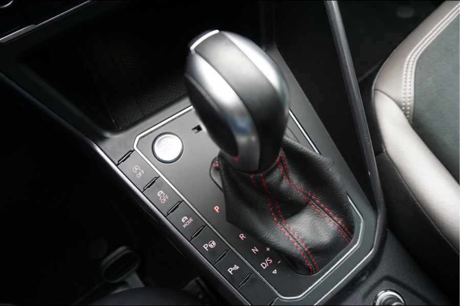 Volkswagen Polo 2.0 TSI GTI | PANO | Adaptive + Lane | Beats | Leer | Apple | 18inch | Keyless | VW Dealer onderhouden