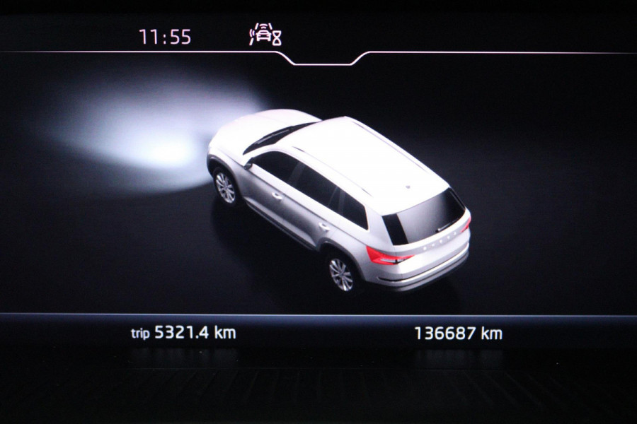 Škoda Kodiaq 1.5 TSI Sportline Business (TREKHAAK, DIGITALE COCKPIT, STOEL/STUUR VERWARMING, CAMERA, ELEKTR STOELEN, SFEER)