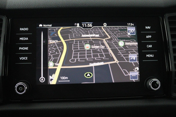 Škoda Kodiaq 1.5 TSI Sportline Business (TREKHAAK, DIGITALE COCKPIT, STOEL/STUUR VERWARMING, CAMERA, ELEKTR STOELEN, SFEER)