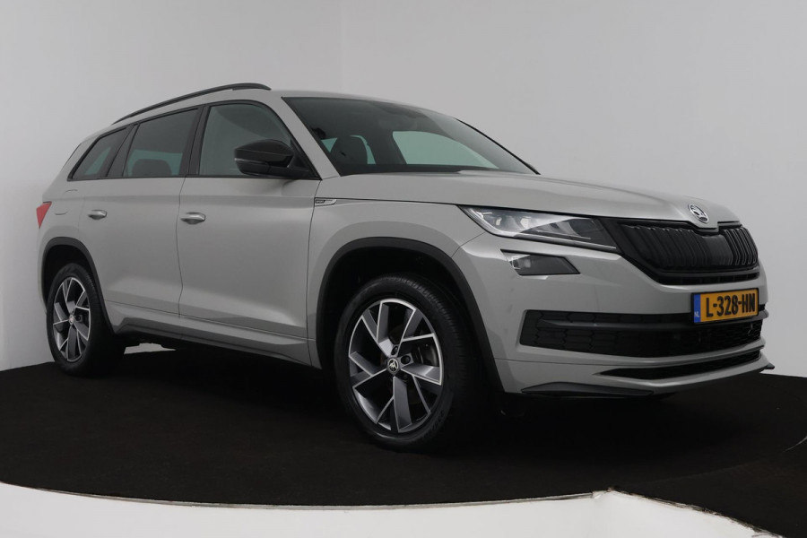 Škoda Kodiaq 1.5 TSI Sportline Business (TREKHAAK, DIGITALE COCKPIT, STOEL/STUUR VERWARMING, CAMERA, ELEKTR STOELEN, SFEER)