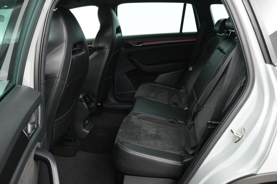 Škoda Kodiaq 1.5 TSI Sportline Business (TREKHAAK, DIGITALE COCKPIT, STOEL/STUUR VERWARMING, CAMERA, ELEKTR STOELEN, SFEER)