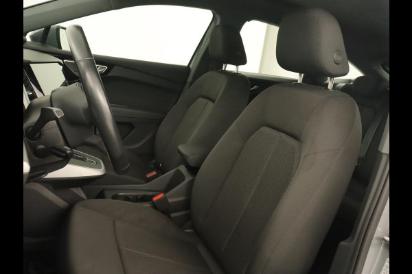 Audi Q4 Sportback e-tron 35 Edition 55 kWh | Camera | Carplay | DAB | Full LED | Parkeerhulp | Climate control | Cruise control | 19'' lichtmetalen velgen