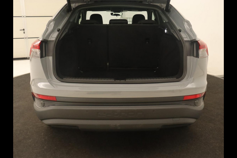 Audi Q4 Sportback e-tron 35 Edition 55 kWh | Camera | Carplay | DAB | Full LED | Parkeerhulp | Climate control | Cruise control | 19'' lichtmetalen velgen