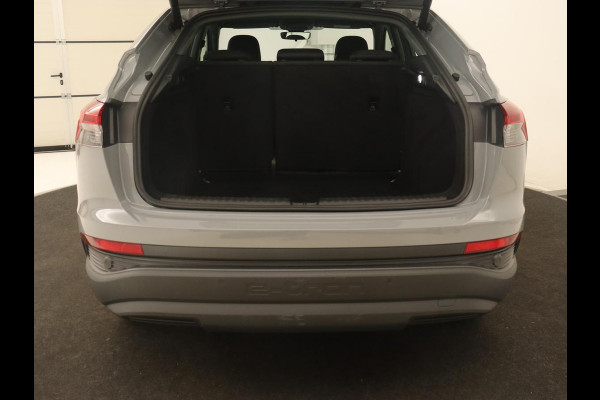 Audi Q4 Sportback e-tron 35 Edition 55 kWh | Camera | Carplay | DAB | Full LED | Parkeerhulp | Climate control | Cruise control | 19'' lichtmetalen velgen