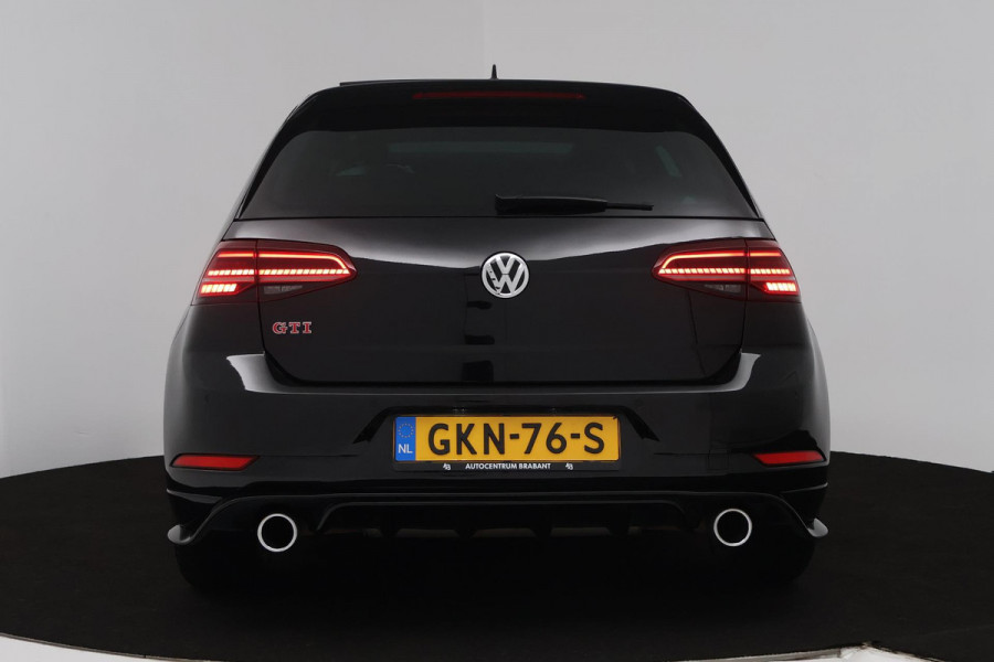 Volkswagen Golf 2.0 TSI GTI Performance (PANORAMADAK, CRUISE ADAPTIEF, STOELVERWARMING, DIGITALE COCKPIT, AUTOMAAT, SENSOREN)