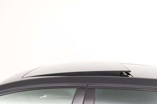Volkswagen Golf 2.0 TSI GTI Performance (PANORAMADAK, CRUISE ADAPTIEF, STOELVERWARMING, DIGITALE COCKPIT, AUTOMAAT, SENSOREN)