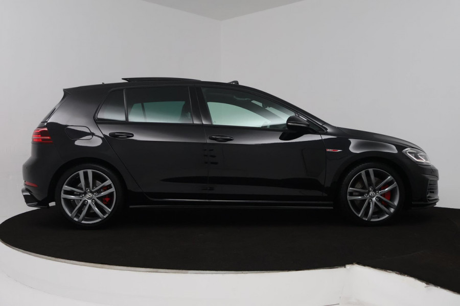 Volkswagen Golf 2.0 TSI GTI Performance (PANORAMADAK, CRUISE ADAPTIEF, STOELVERWARMING, DIGITALE COCKPIT, AUTOMAAT, SENSOREN)