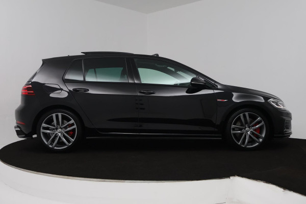 Volkswagen Golf 2.0 TSI GTI Performance (PANORAMADAK, CRUISE ADAPTIEF, STOELVERWARMING, DIGITALE COCKPIT, AUTOMAAT, SENSOREN)