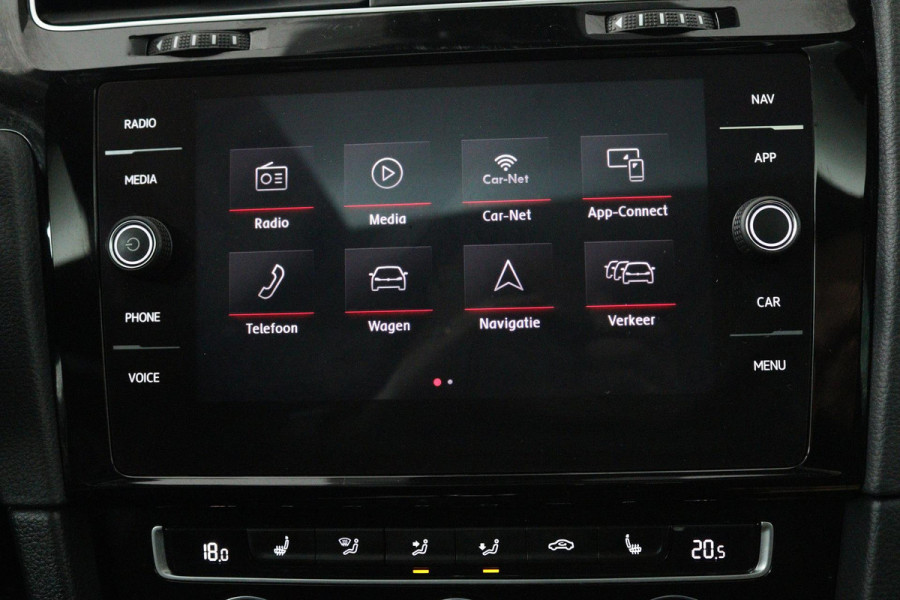 Volkswagen Golf 2.0 TSI GTI Performance (PANORAMADAK, CRUISE ADAPTIEF, STOELVERWARMING, DIGITALE COCKPIT, AUTOMAAT, SENSOREN)