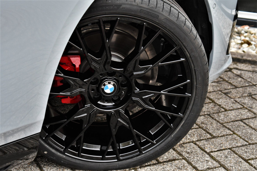 BMW 5 Serie Touring 520i M-Sport Pano Trekh ACC 360 H/K HUD 21inch Stoelventilatie