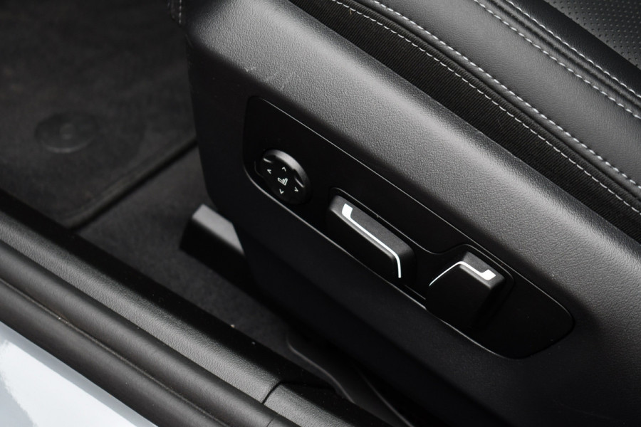 BMW 5 Serie Touring 520i M-Sport Pano Trekh ACC 360 H/K HUD 21inch Stoelventilatie