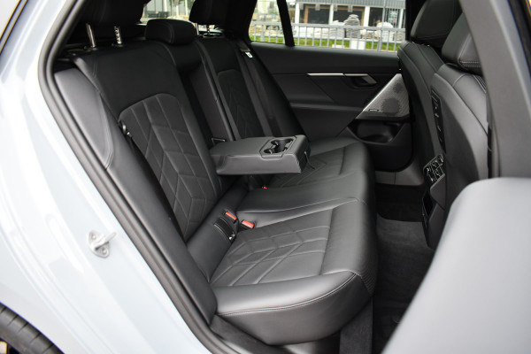 BMW 5 Serie Touring 520i M-Sport Pano Trekh ACC 360 H/K HUD 21inch Stoelventilatie