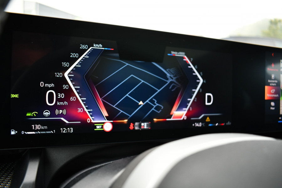 BMW 5 Serie Touring 520i M-Sport Pano Trekh ACC 360 H/K HUD 21inch Stoelventilatie