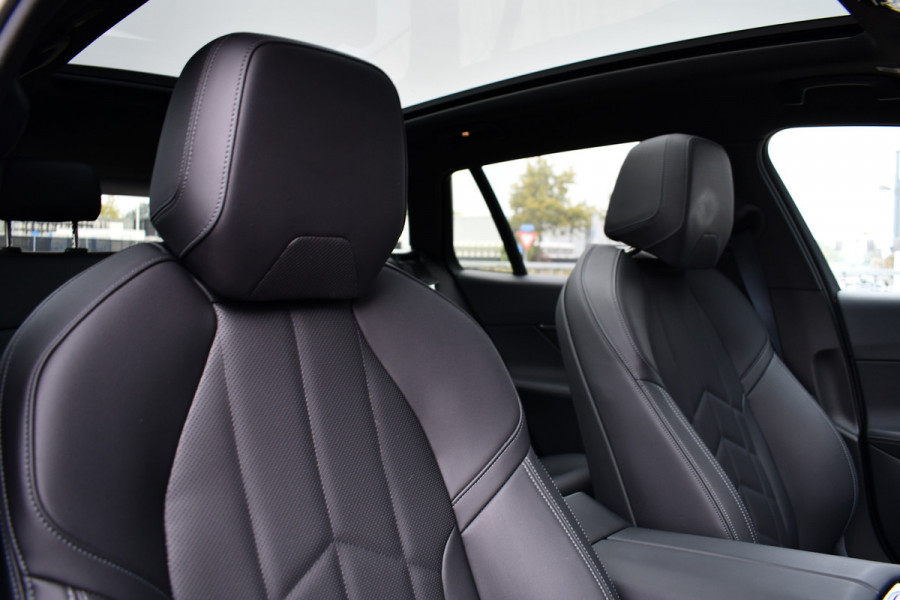 BMW 5 Serie Touring 520i M-Sport Pano Trekh ACC 360 H/K HUD 21inch Stoelventilatie
