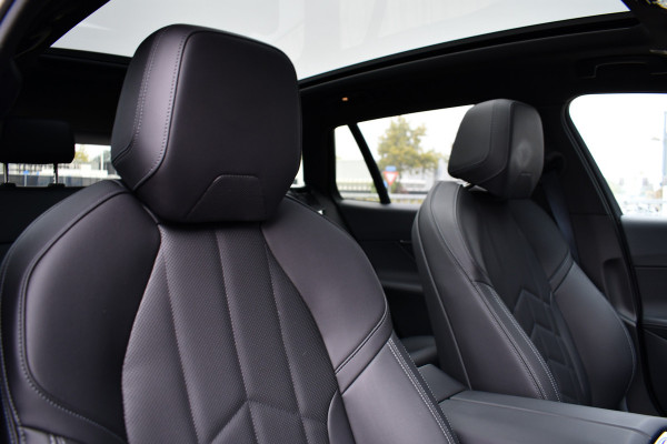 BMW 5 Serie Touring 520i M-Sport Pano Trekh ACC 360 H/K HUD 21inch Stoelventilatie