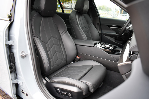 BMW 5 Serie Touring 520i M-Sport Pano Trekh ACC 360 H/K HUD 21inch Stoelventilatie