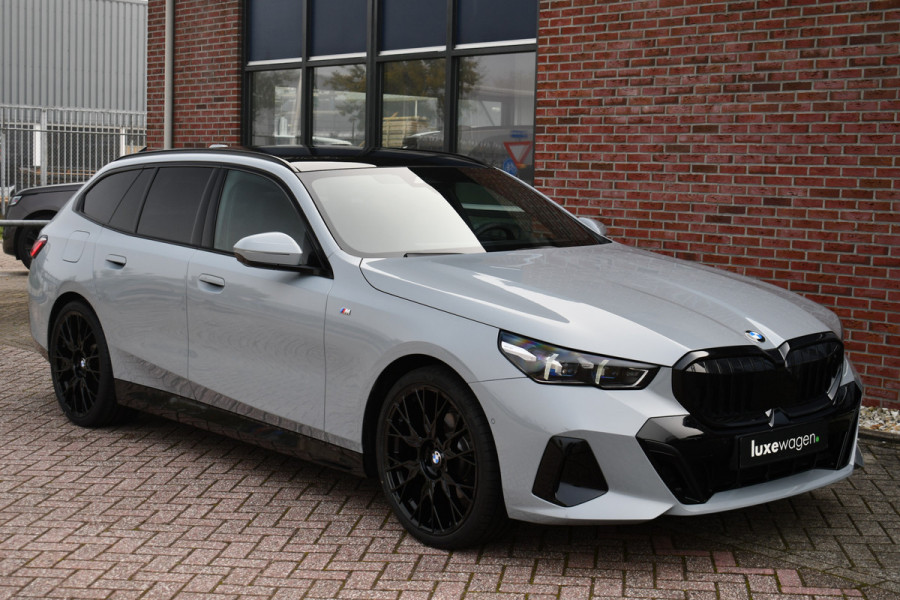 BMW 5 Serie Touring 520i M-Sport Pano Trekh ACC 360 H/K HUD 21inch Stoelventilatie