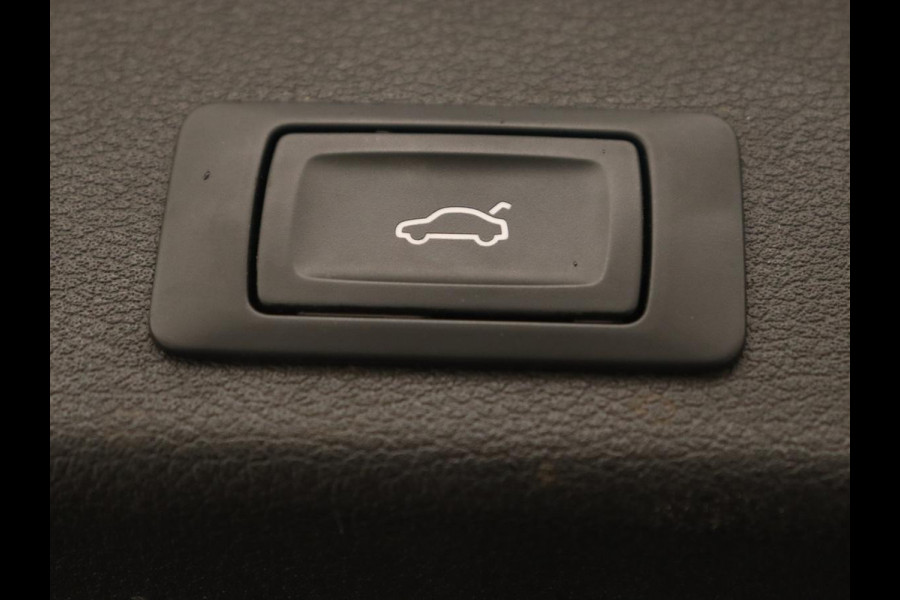 Audi A4 2.0 TFSI Sport S Line Edition | Panoramadak | Carplay | Virtual Cockpit | Sportstoelen | Half leder | Navigatie | Camera | Climate control | Parkeerhulp | Full LED