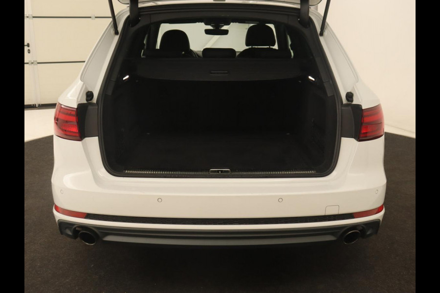 Audi A4 2.0 TFSI Sport S Line Edition | Panoramadak | Carplay | Virtual Cockpit | Sportstoelen | Half leder | Navigatie | Camera | Climate control | Parkeerhulp | Full LED