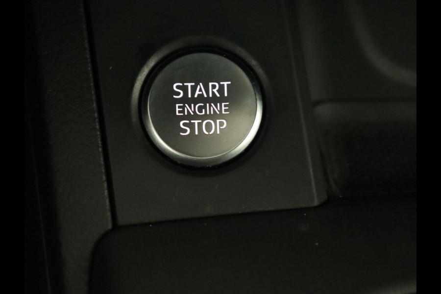 Audi A4 2.0 TFSI Sport S Line Edition | Panoramadak | Carplay | Virtual Cockpit | Sportstoelen | Half leder | Navigatie | Camera | Climate control | Parkeerhulp | Full LED